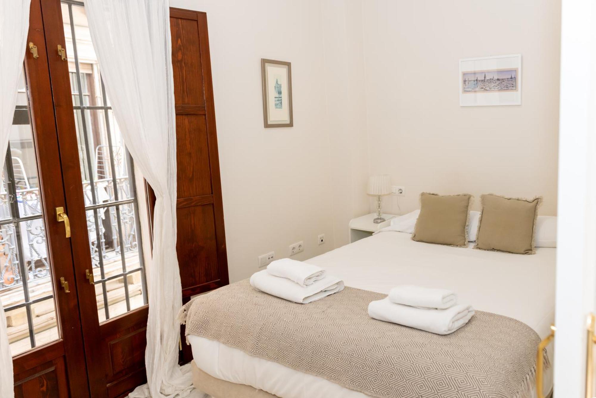 Charming & Quiet Apartment In Plaza Del Salvador Севилья Экстерьер фото