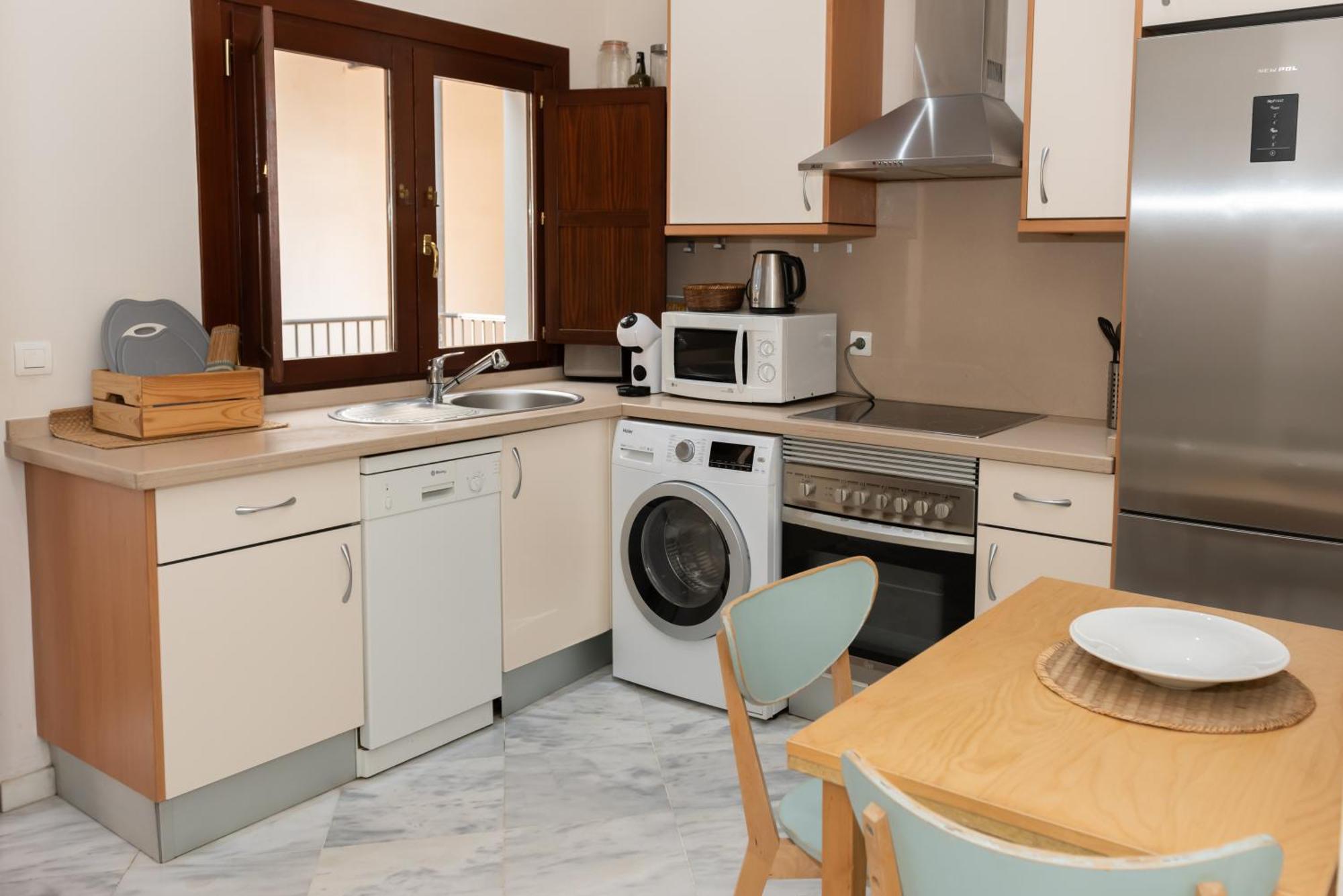 Charming & Quiet Apartment In Plaza Del Salvador Севилья Экстерьер фото